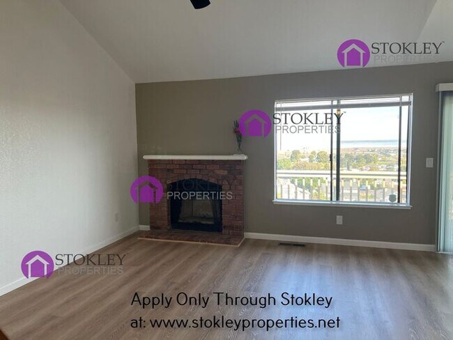 Building Photo - 523 Bustos Pl