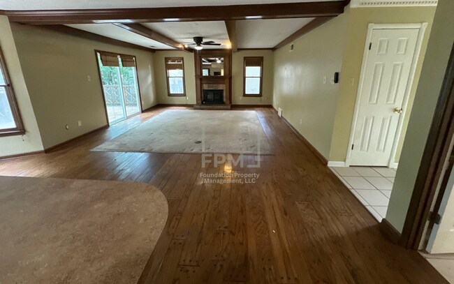 Building Photo - 8559 Chippingham Dr