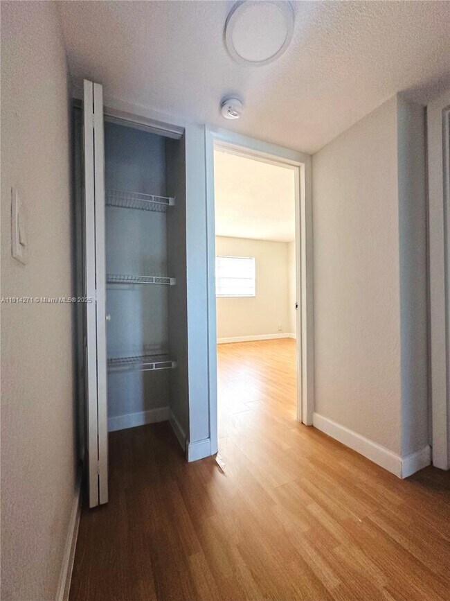 Building Photo - 859 NW 46th Ave