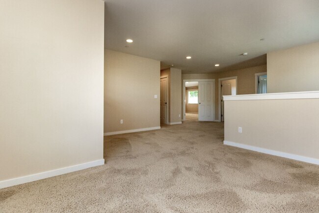 Building Photo - Beautiful Bell Hill Home in DuPont