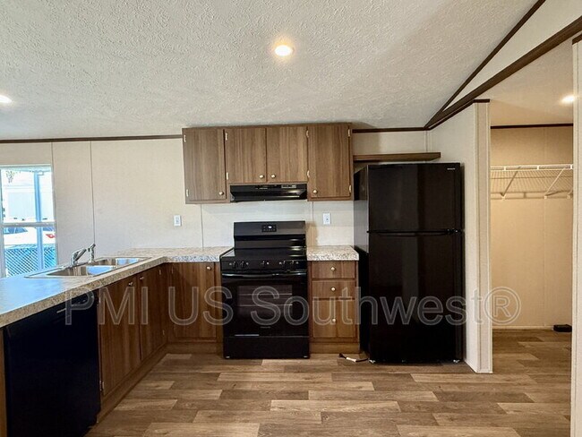 Building Photo - 1866 El Dorado Dr