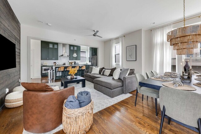 Building Photo - 1114A Wade Ave