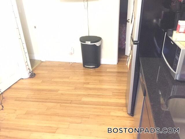 Building Photo - 20 Bartlett Pl