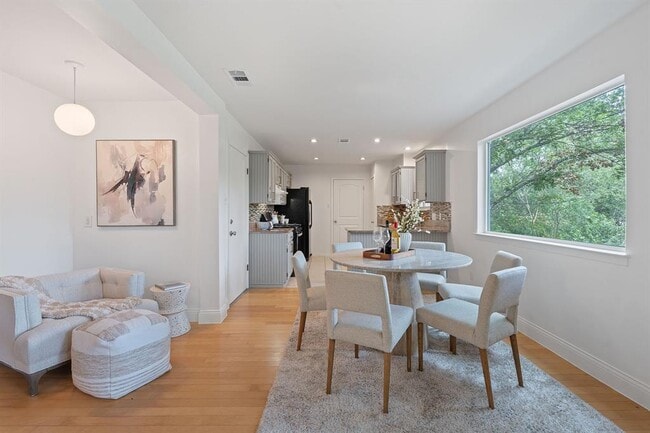 Building Photo - 3633 Peregrine Falcon Dr