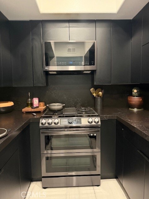 Building Photo - 12011 Goshen Ave