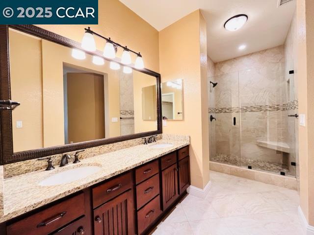 Building Photo - 3046 Lakemont Dr