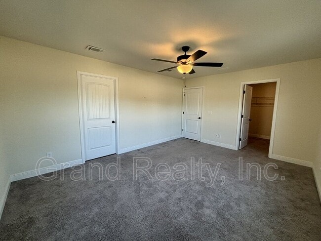 Building Photo - 4415 Village Oak Ln