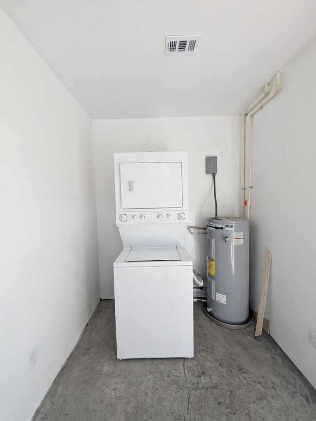 Building Photo - 427 Crossway Rd