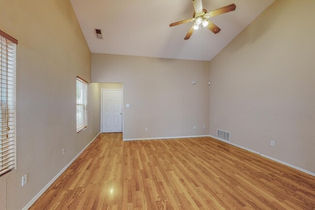Building Photo - 10728 Hatch Dr NW