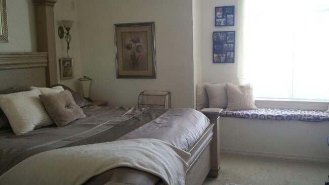 Building Photo - Sandstone Ranch Estates 4bed/2.5bath Refrig A/C!