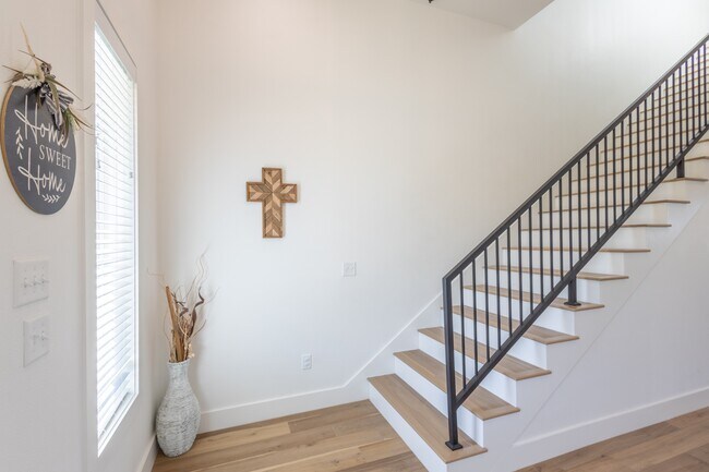 Building Photo - 4324 Cedar Creek Rd