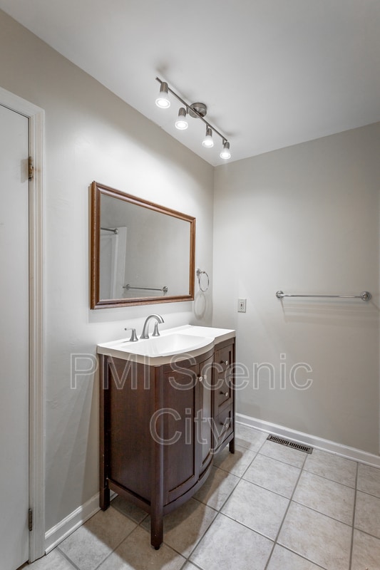 Building Photo - 1602 Rustic Homes Ln