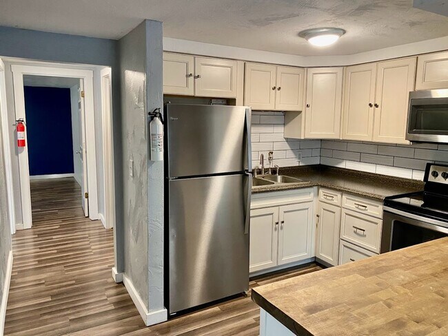 Building Photo - 1416 Rutherford Ave