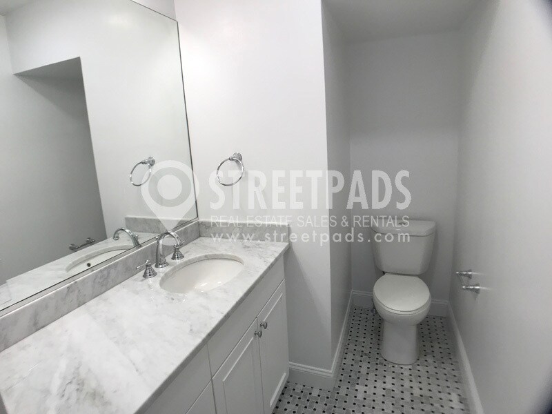 Building Photo - 15 Langdon St