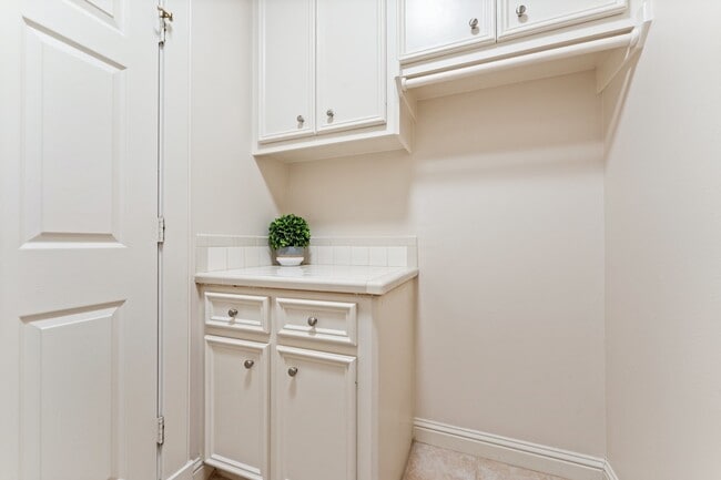 Building Photo - 5422 Gibson St