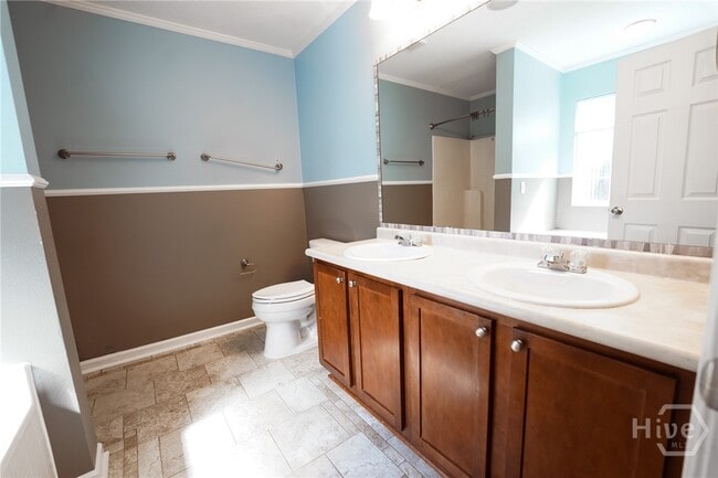 Building Photo - 170 Willow Oak Dr