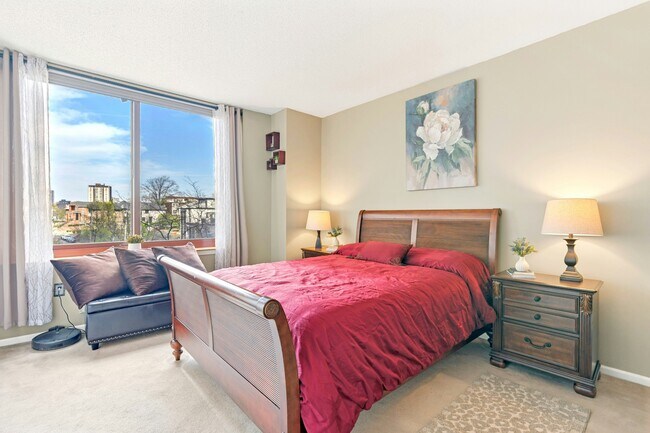 Building Photo - 100 Old Palisade Rd