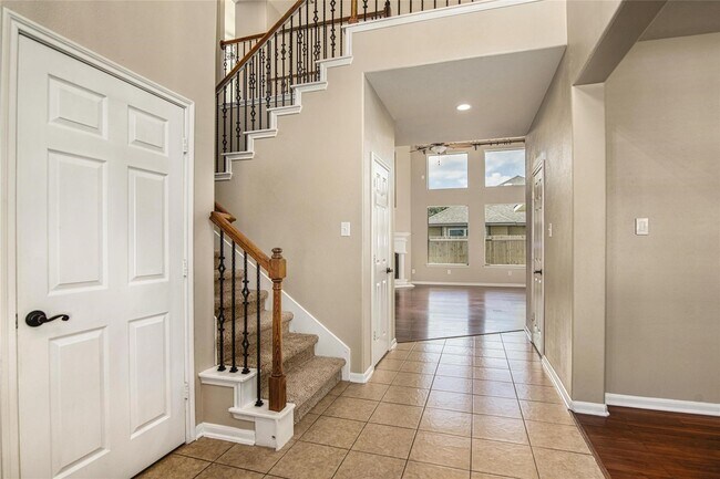 Building Photo - 24403 Redrock Falls