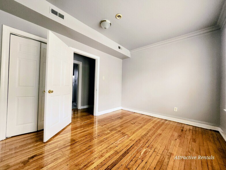 Building Photo - 7801 S Marshfield Ave