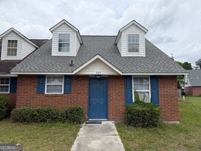 Building Photo - 205 St Charles Pl