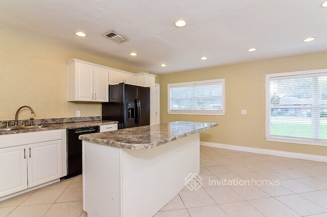 Building Photo - 1640 Sylvester Rd