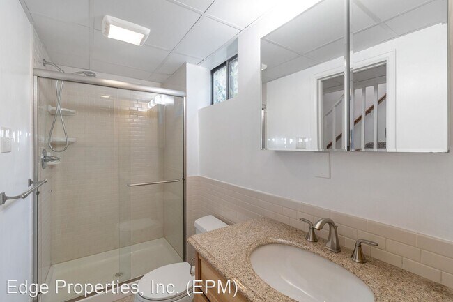 Building Photo - 3 br, 2 bath House - 1140 South Elm Street