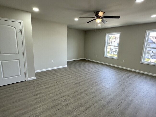Building Photo - 226 Rojan Rd