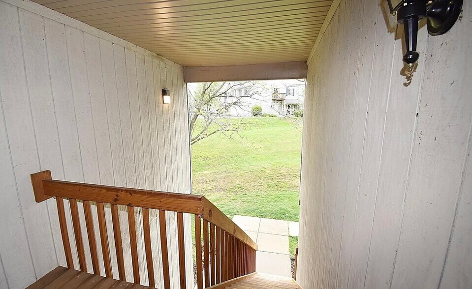 Building Photo - 300 Woodridge Cir