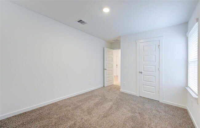 Building Photo - 30231 Belgrade Pk Ln