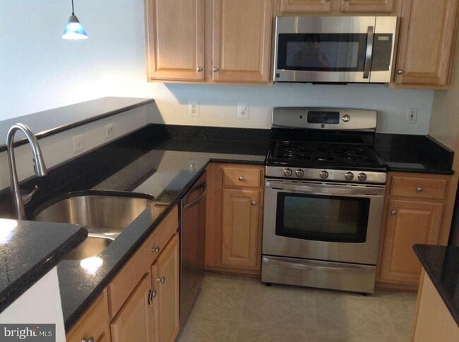 Building Photo - 11592 Cavalier Landing Ct