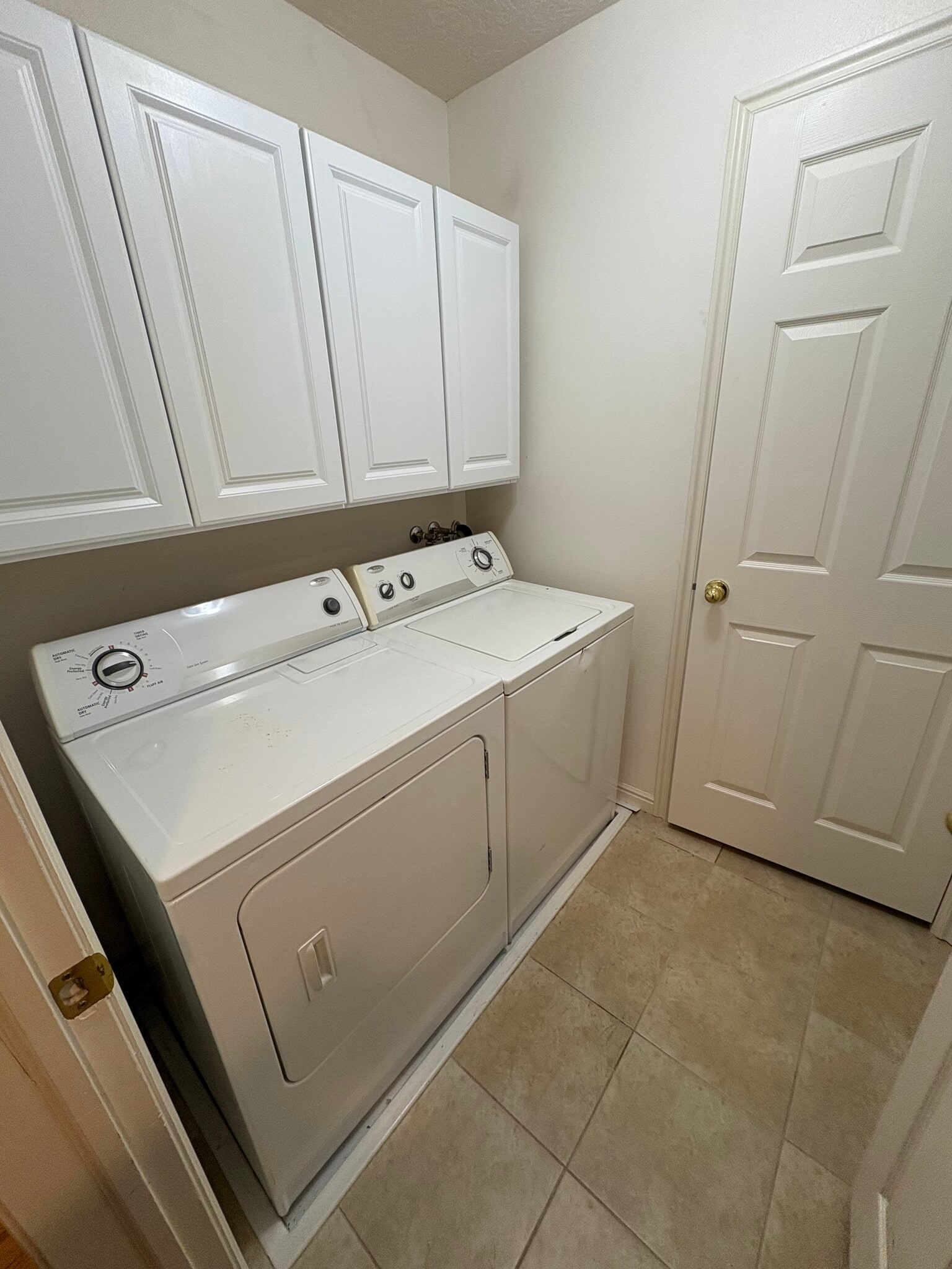 Laundry - 2093 N Morning Star Dr