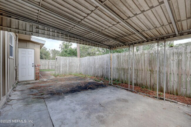Building Photo - 803 Barbados Rd