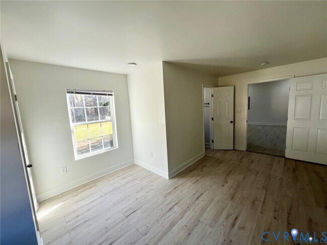 Building Photo - 10351 Greenwood Rd