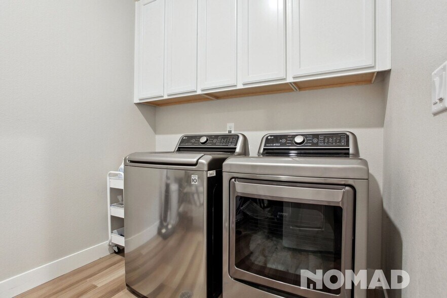 Building Photo - 268 Orion Ct