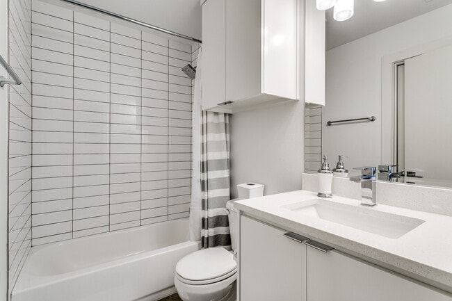 Building Photo - 1839 Euclid Ave