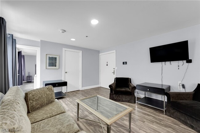 Building Photo - 797 E Market St