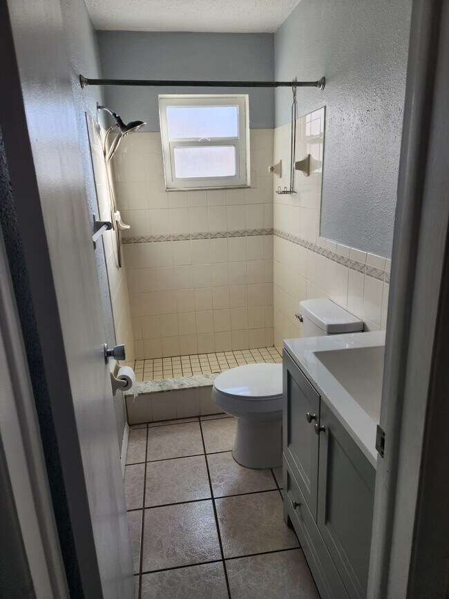 Building Photo - 9837 Marlinton Ln