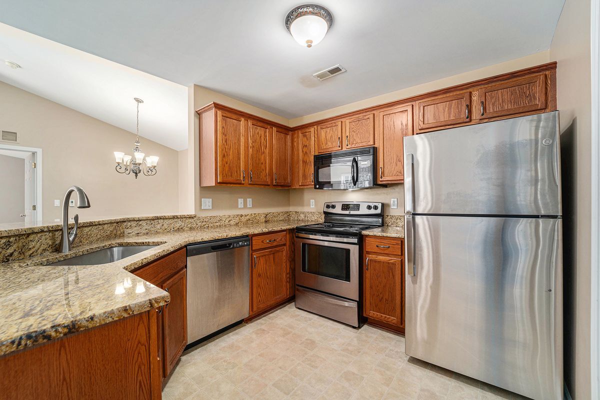 Building Photo - 22209 Chesapeake Cir