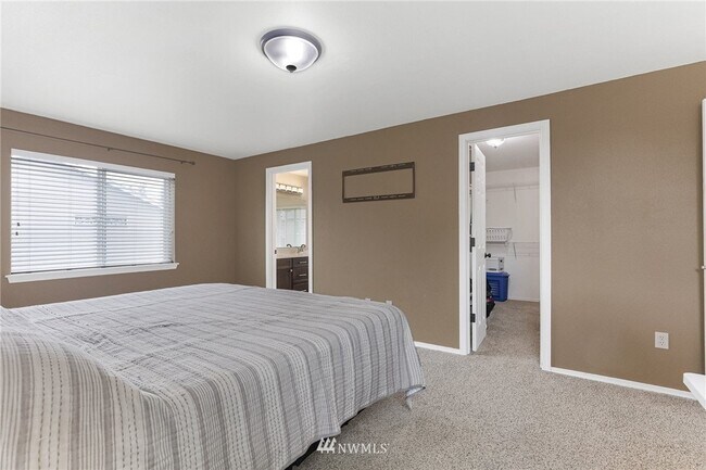 Building Photo - 27616 239th Pl SE