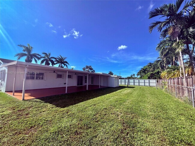 Building Photo - 2671 SW 118th Ct