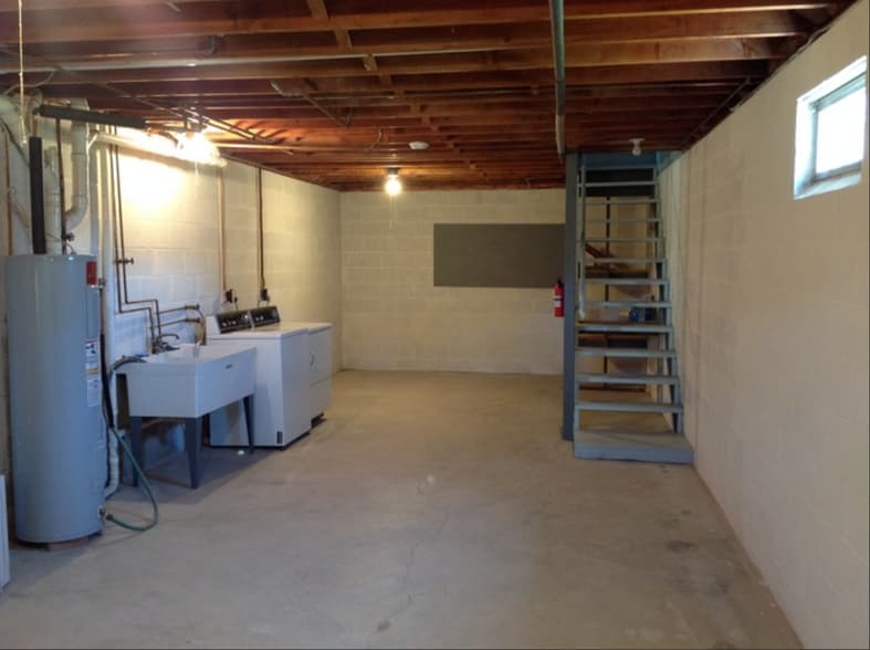 Building Photo - 313 Snyder Ave