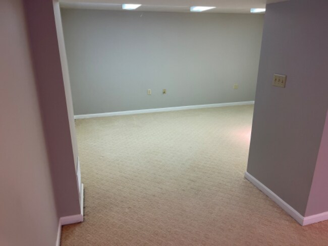 Building Photo - 17321 Amber Dr