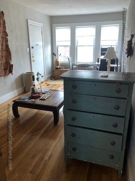 Building Photo - 33 Lourdes Ave