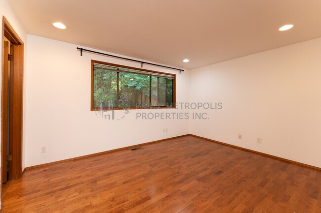Building Photo - 12460 NE 136th Pl