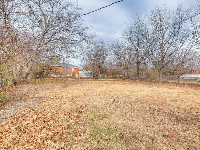 Building Photo - Charming 2 Bed Bungalow in the heart of OKC.