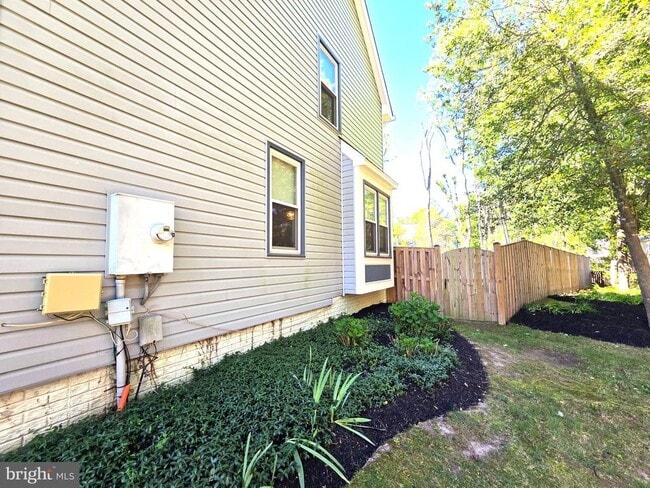 Building Photo - 5270 Ellicott Dr