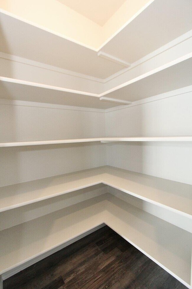 Building Photo - 16901 Carmichael Ave