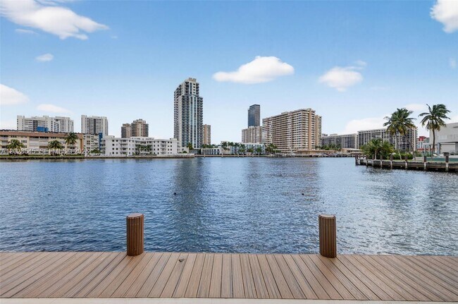 Building Photo - 121 Golden Isles Dr