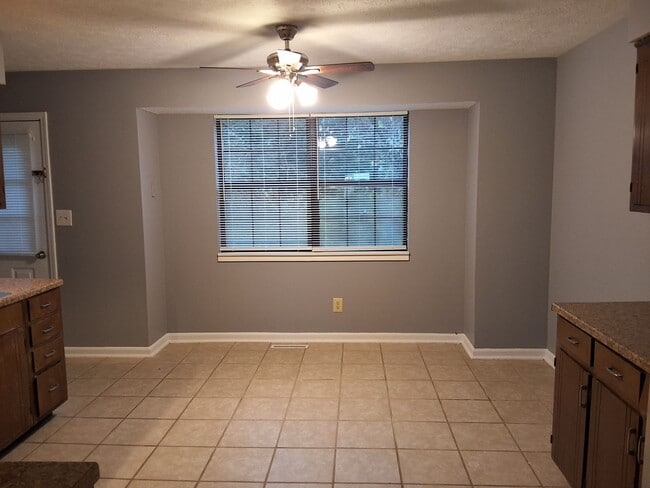 Building Photo - Cozy 3 Bed, 1 Bath House Minutes To Fort Knox