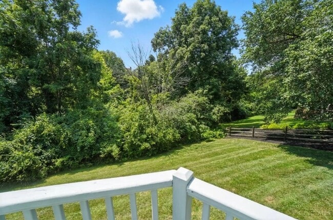 Building Photo - Luxury, Privacy, and Convenience All in One!